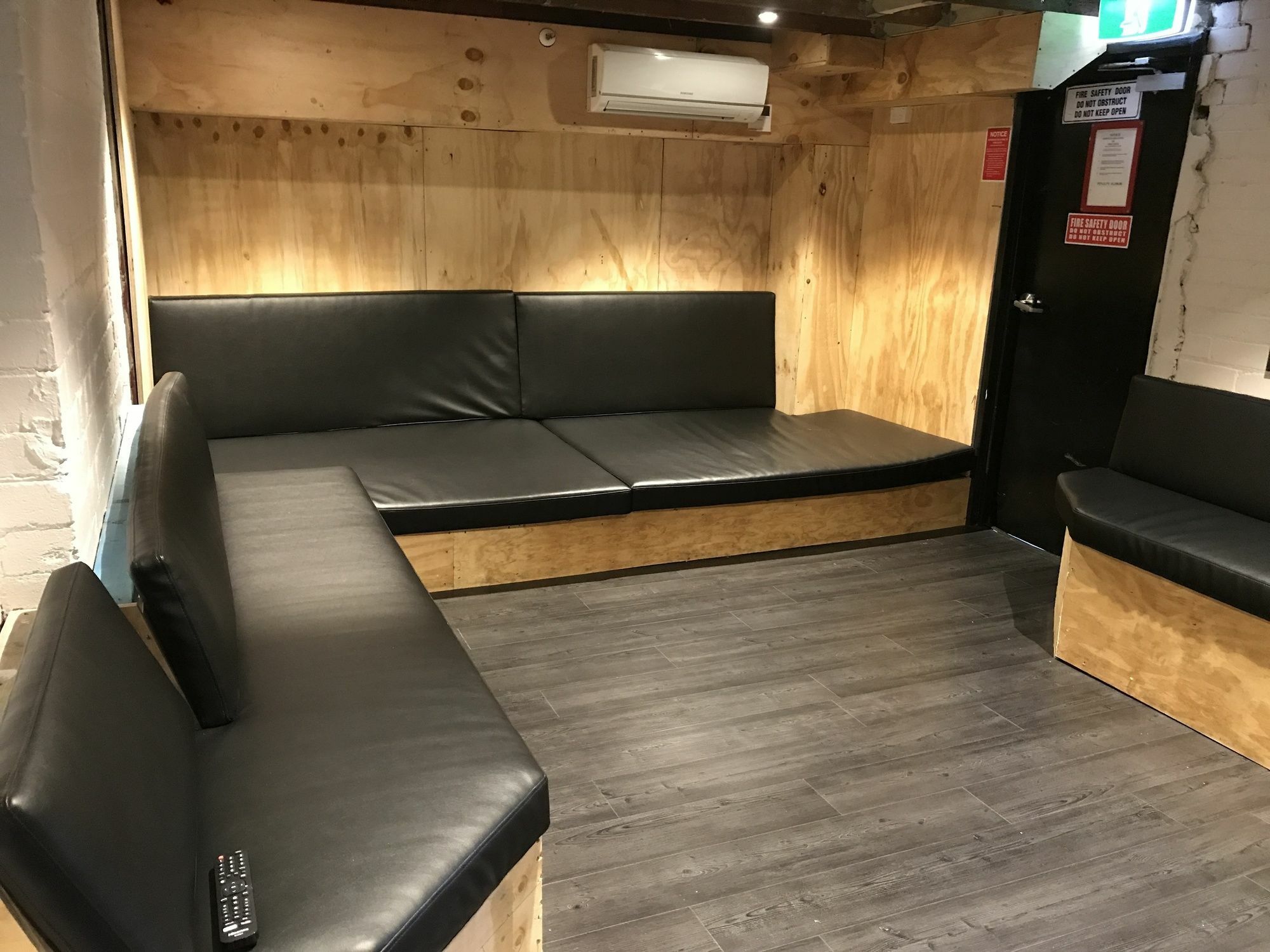 Little Drifter Bondi Hostel Сидни Екстериор снимка