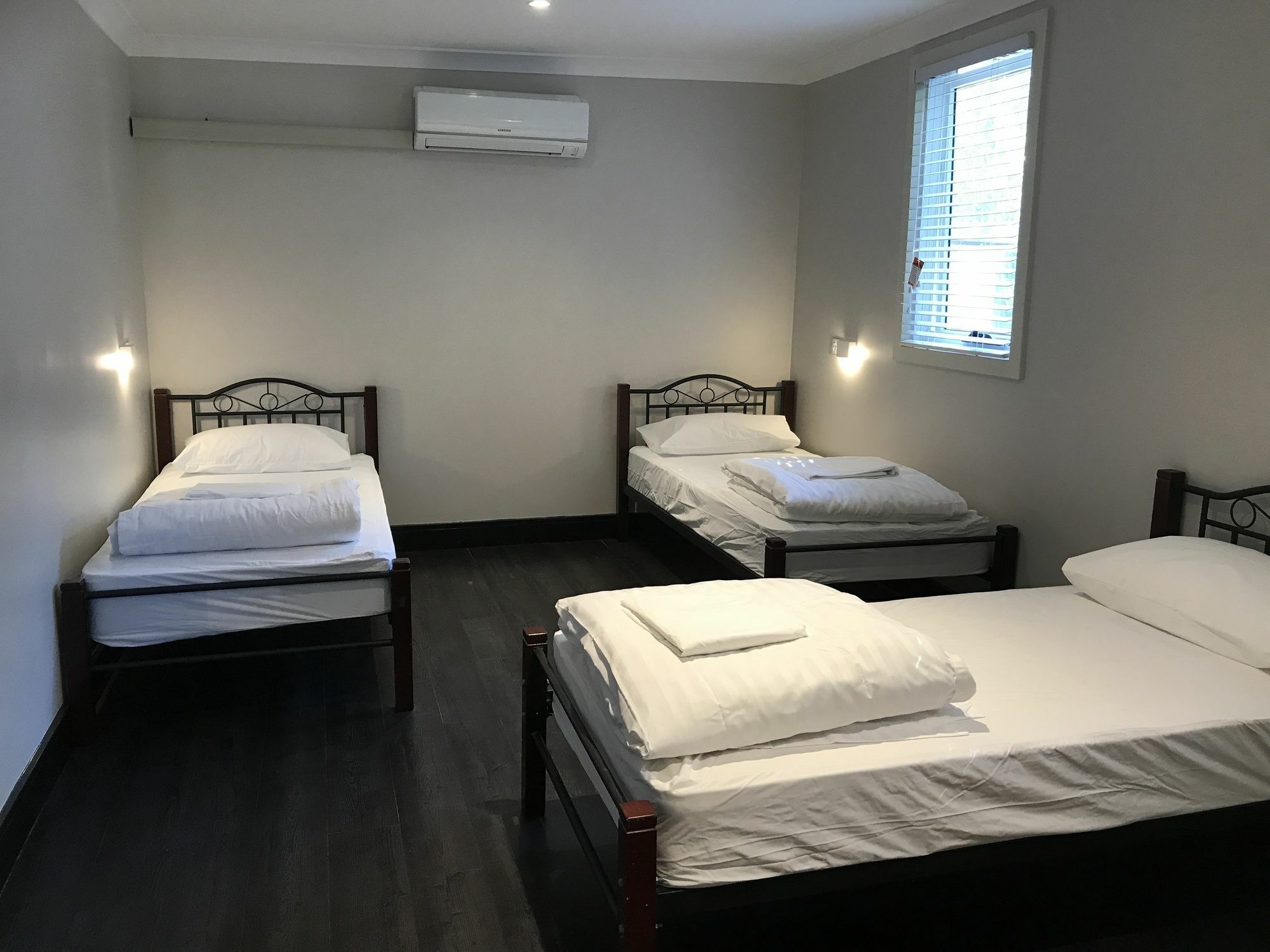 Little Drifter Bondi Hostel Сидни Екстериор снимка